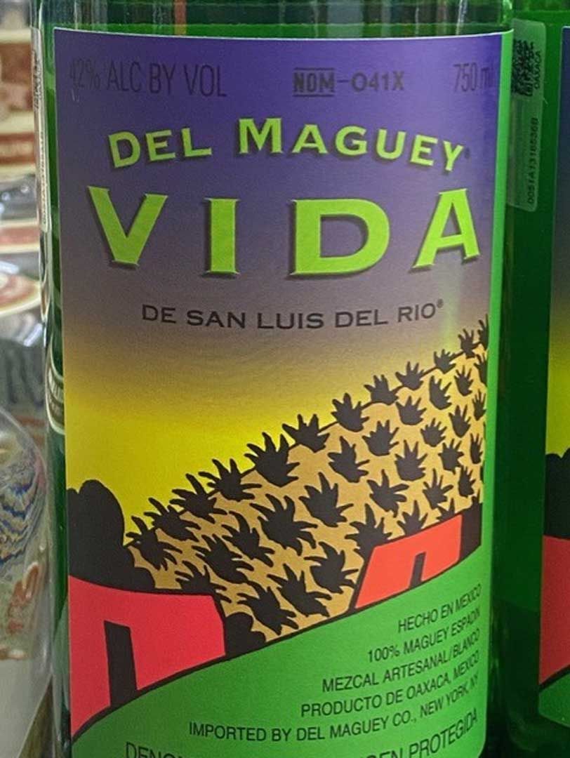 A bottle of del maguey vida de san luis del rio