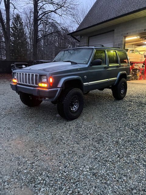 1998 Jeep Cherokee (Blue) $12.500