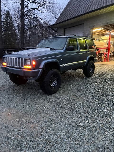1998 Jeep Cherokee (Blue) $12.500