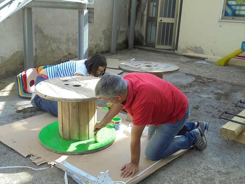 Lavori per il nuovo giardino - Scuola Caduti in Guerra - Fornacette, PI