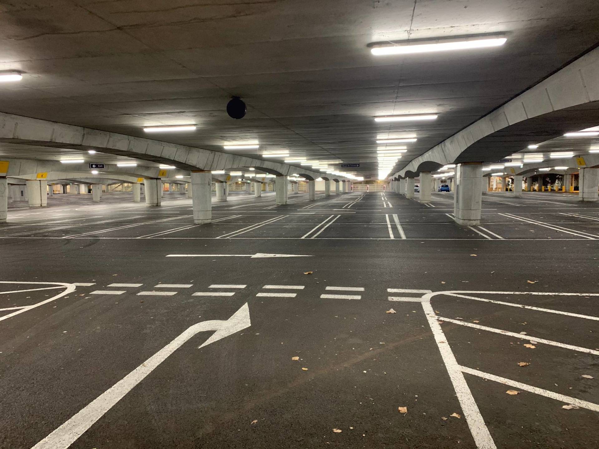 Smart wireless control for large challenging (multi-storey) car park
