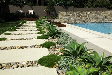 15 Unique and Amazing Lawn Displays - Walkway of Stepping stones