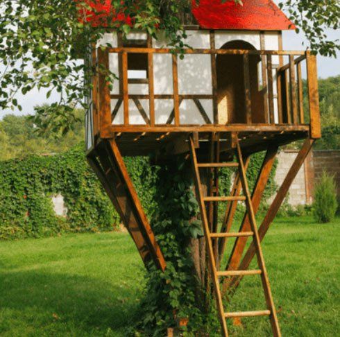15 Unique and Amazing Lawn Displays - Treehouse