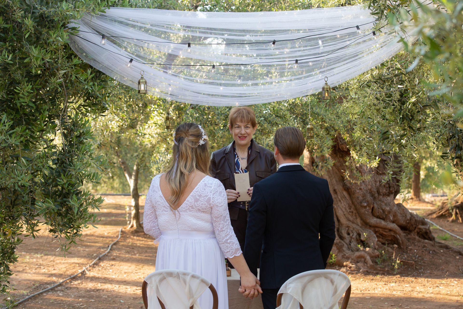 Coppia durante il rito simbolico celebrato da DP Wedding Planner