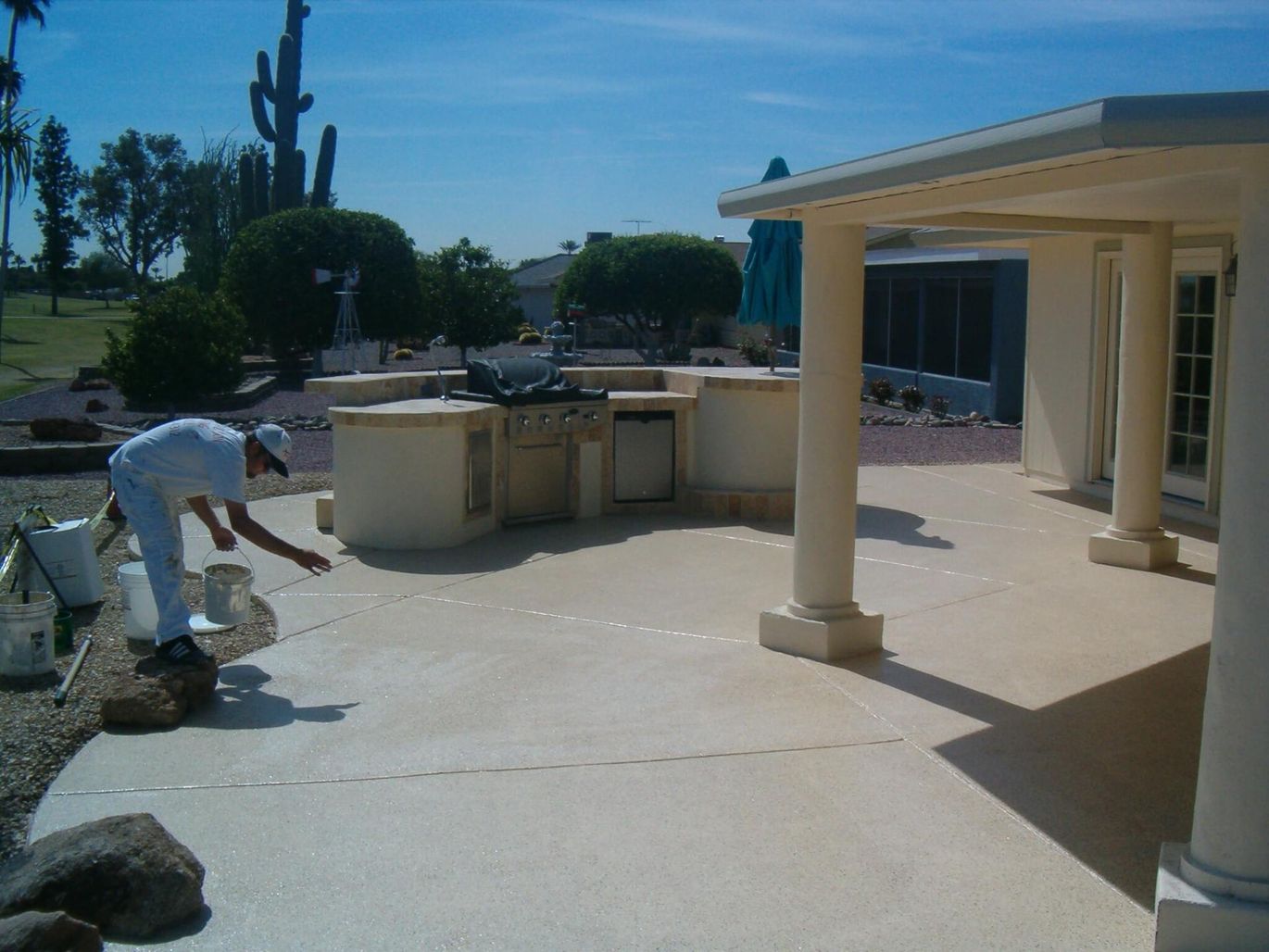 Epoxy concrete coating with chips Sun City 5