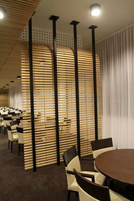 Houten doorkijk wand