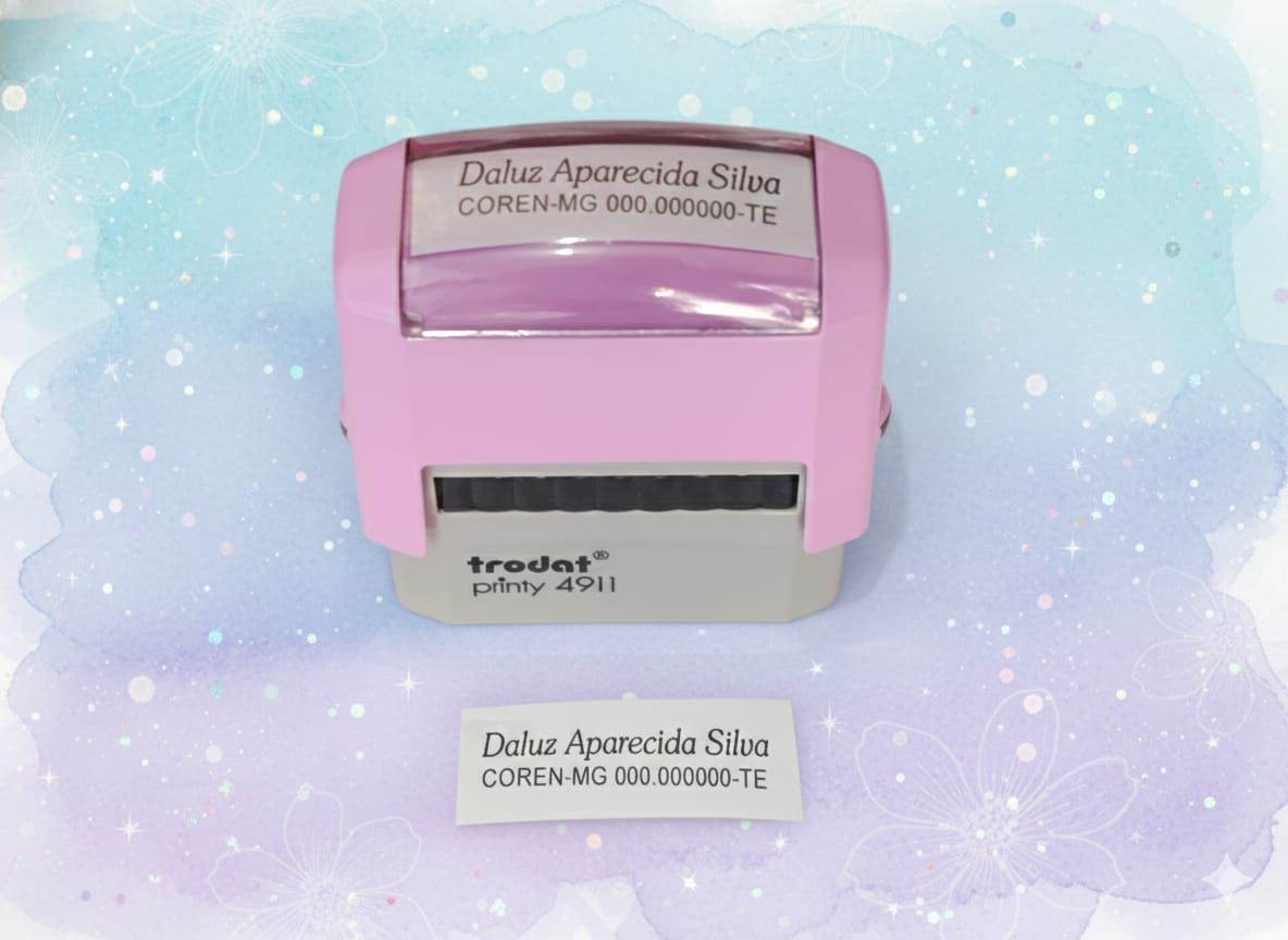 Um close de um selo trodat printy 4911 em um fundo branco.