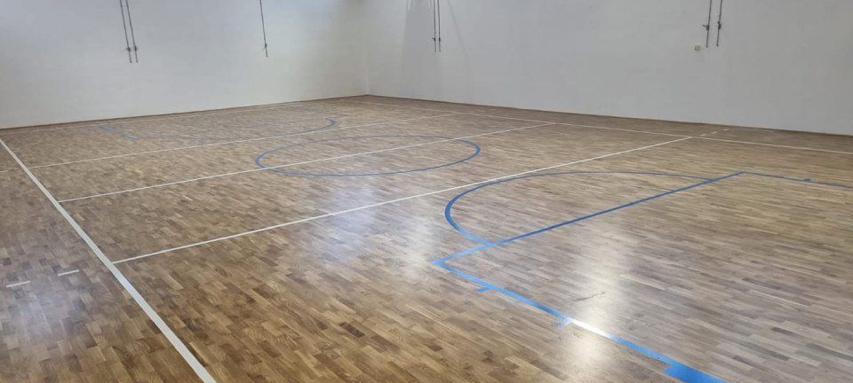 realizzazione pavimenti per impianti sportivi a Bari per interni