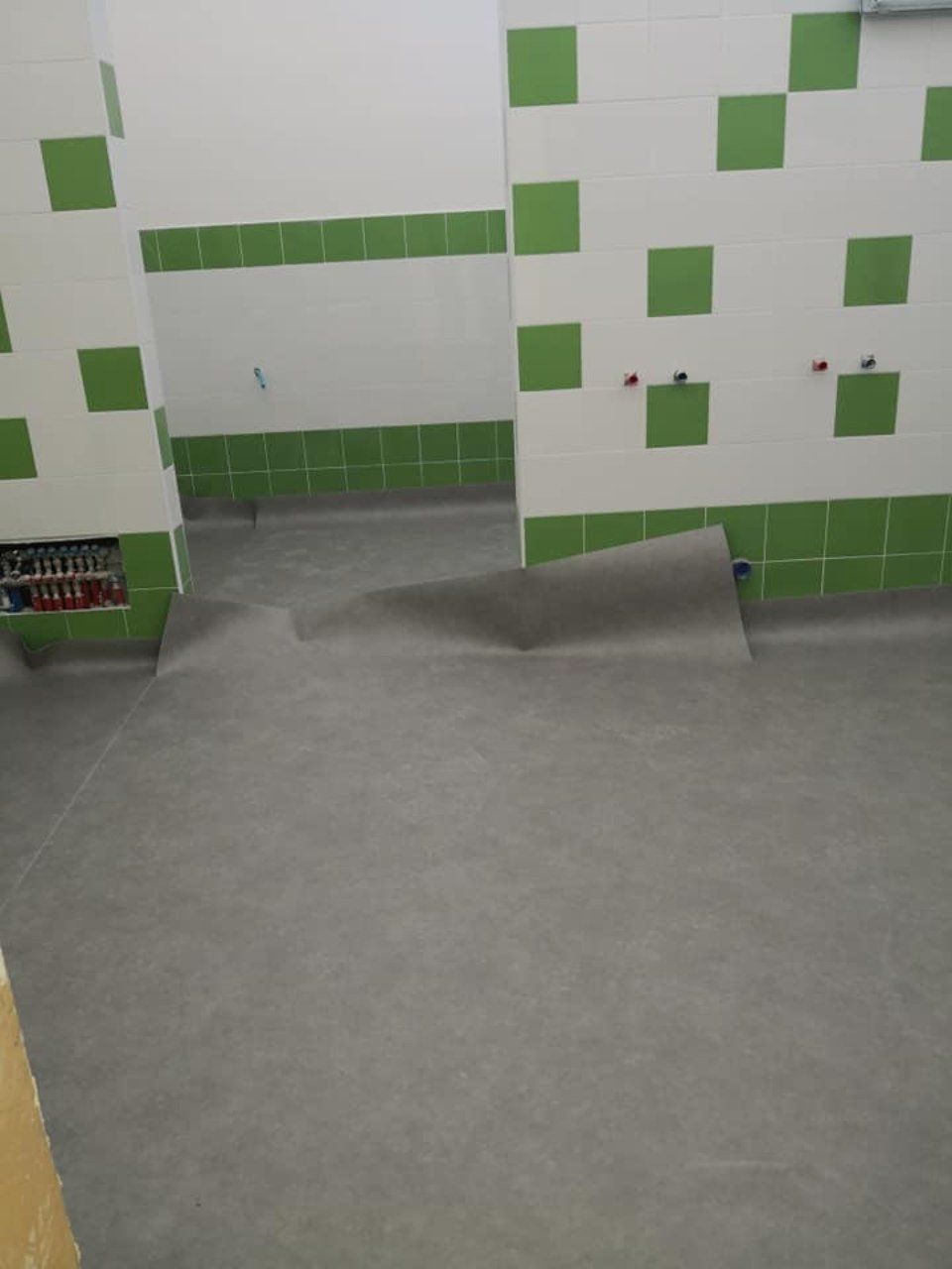 posa di pavimentazione e pavimenti per impianti sportivi a Bari