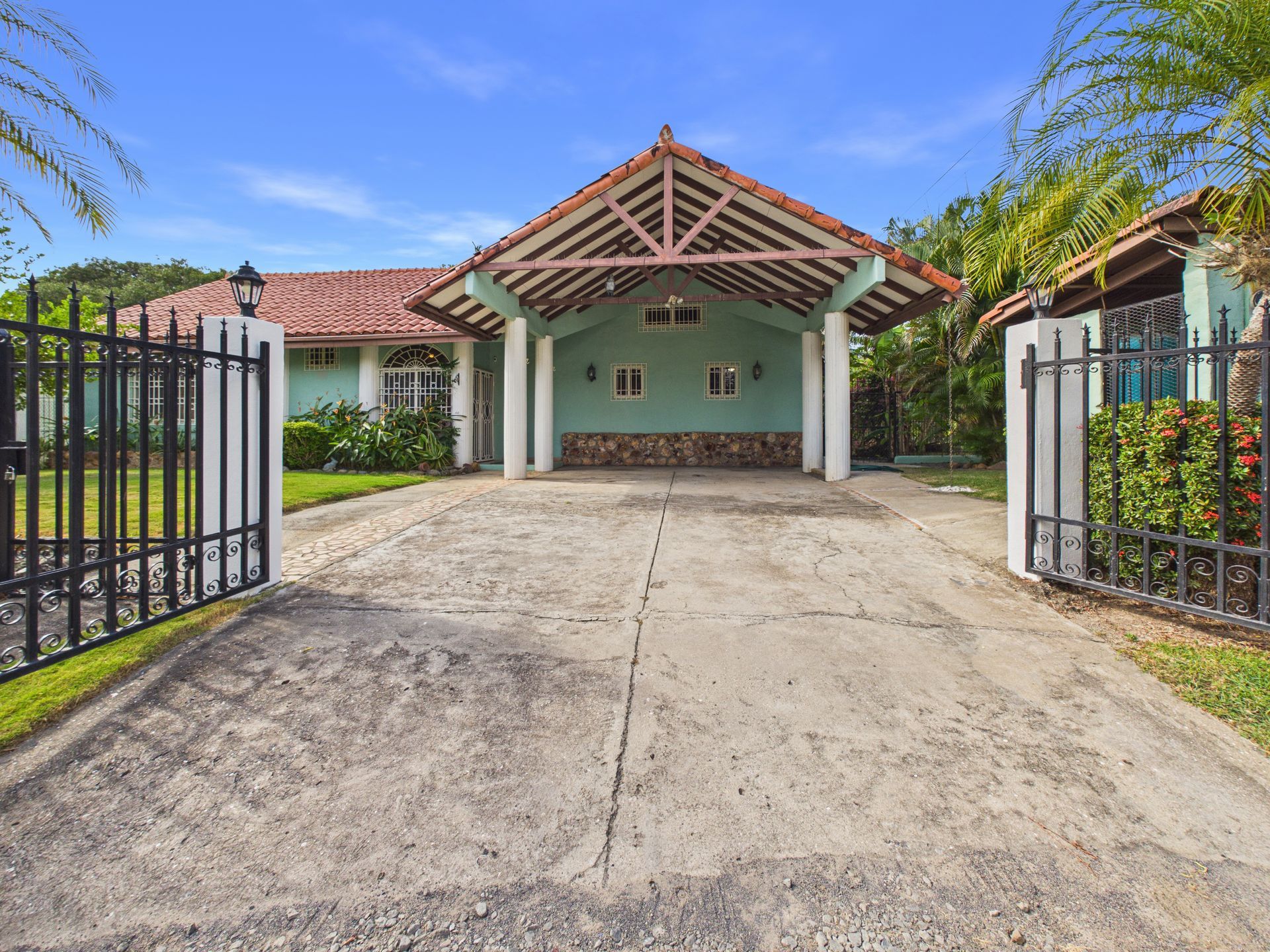 producción integral de Real Estate para Inside Panama en Coronado Country Club: Fotos, planos y tour