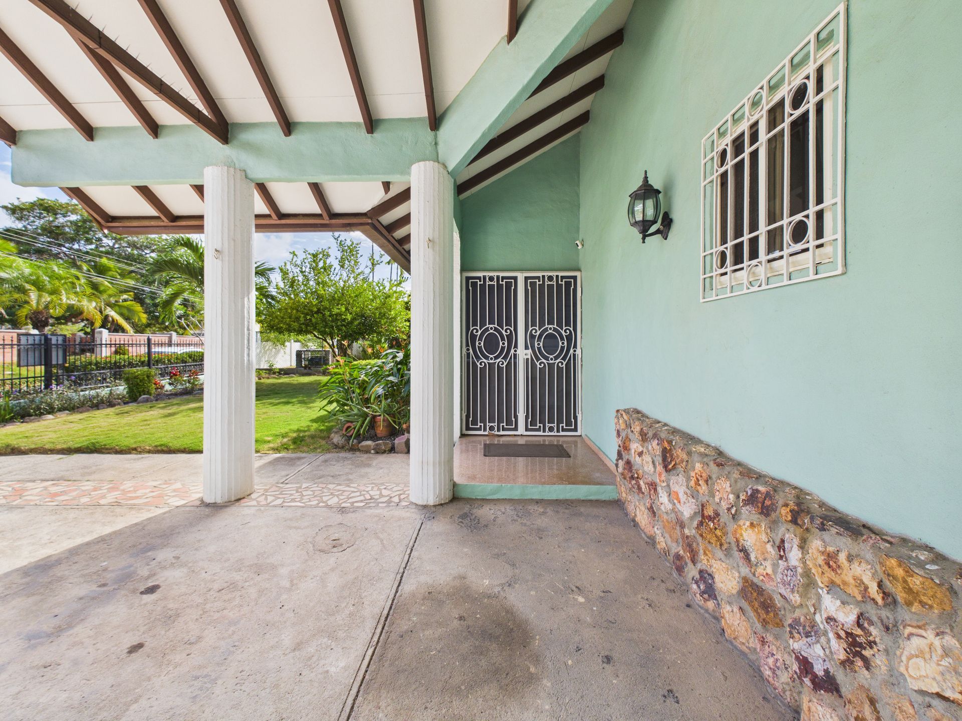 Producción integral de Real Estate para Inside Panama en Coronado Country Club: Fotos, planos y tour virtual.