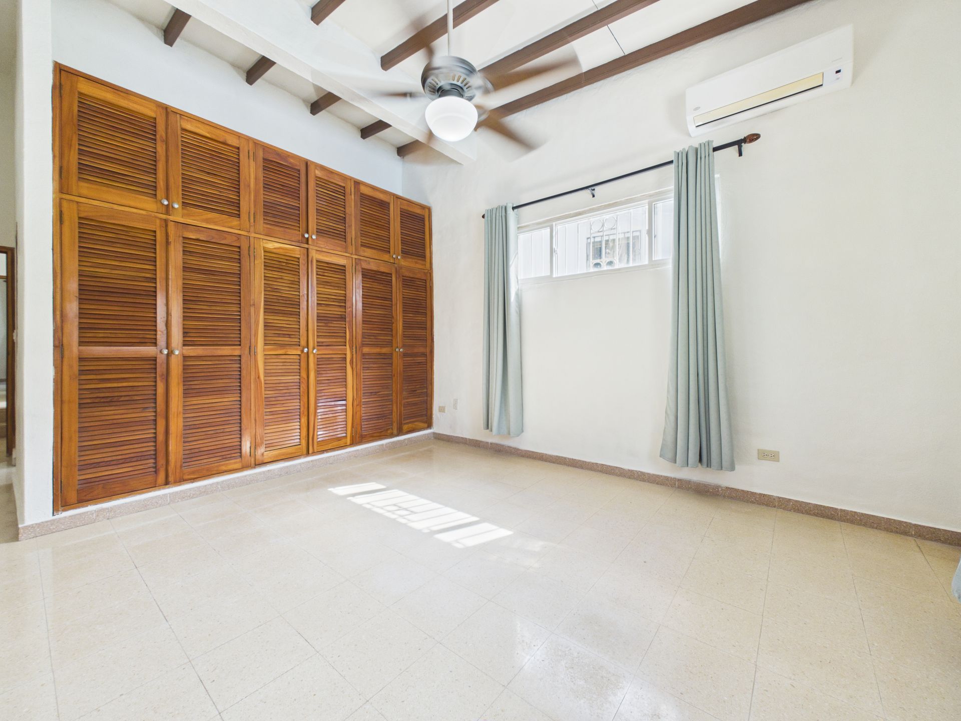 Producción integral de Real Estate para Inside Panama en Coronado Country Club: Fotos, planos y tour virtual.