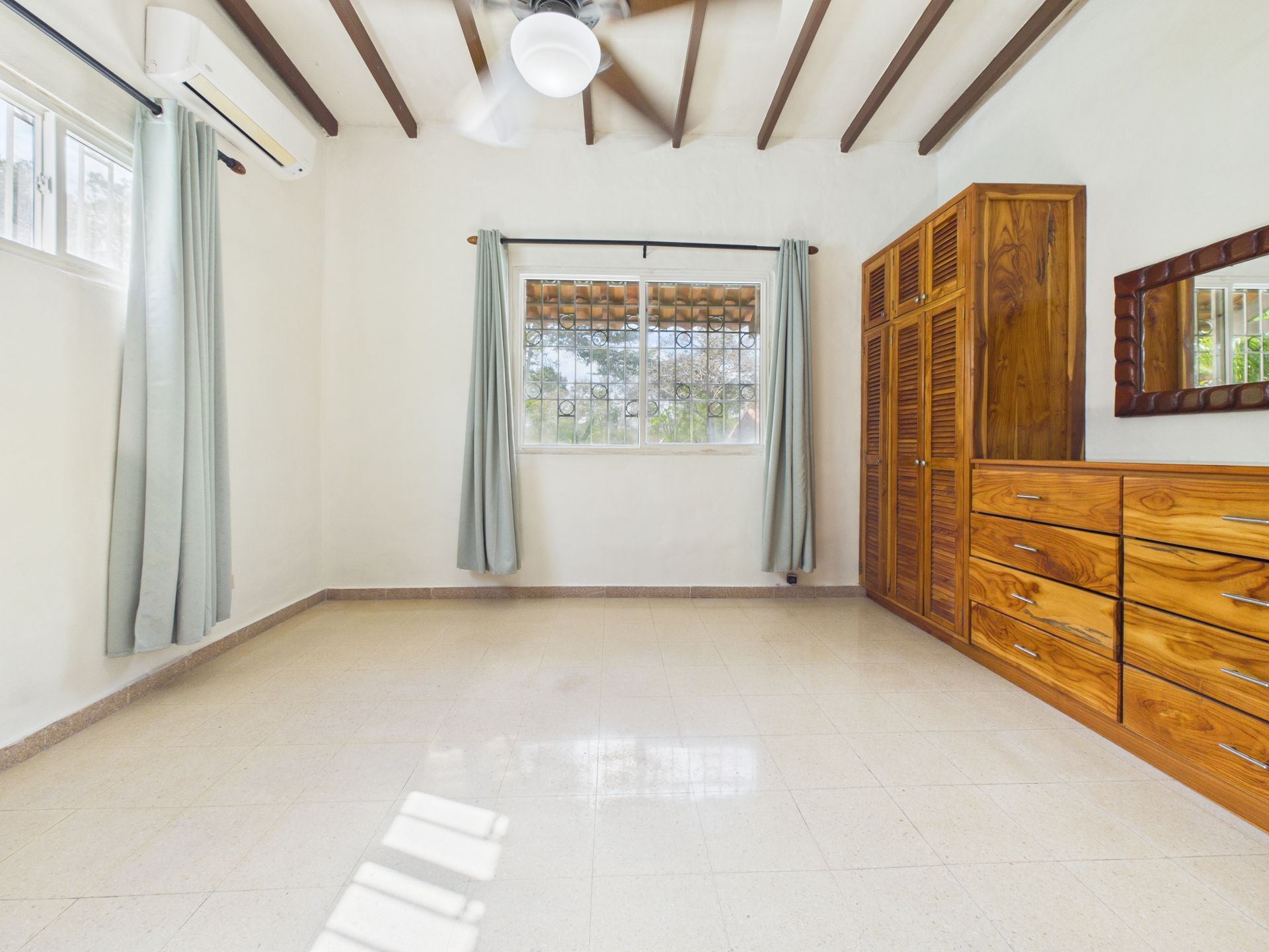 Producción integral de Real Estate para Inside Panama en Coronado Country Club: Fotos, planos y tour virtual.