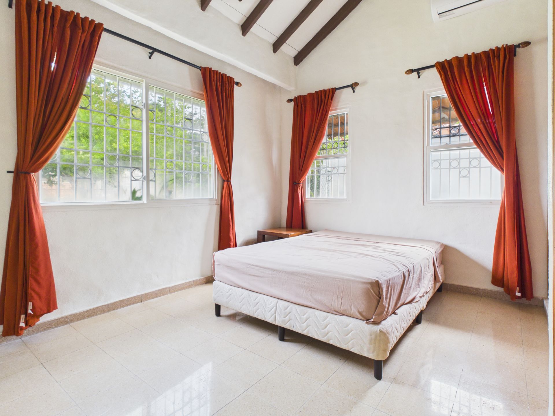 Producción integral de Real Estate para Inside Panama en Coronado Country Club: Fotos, planos y tour virtual.