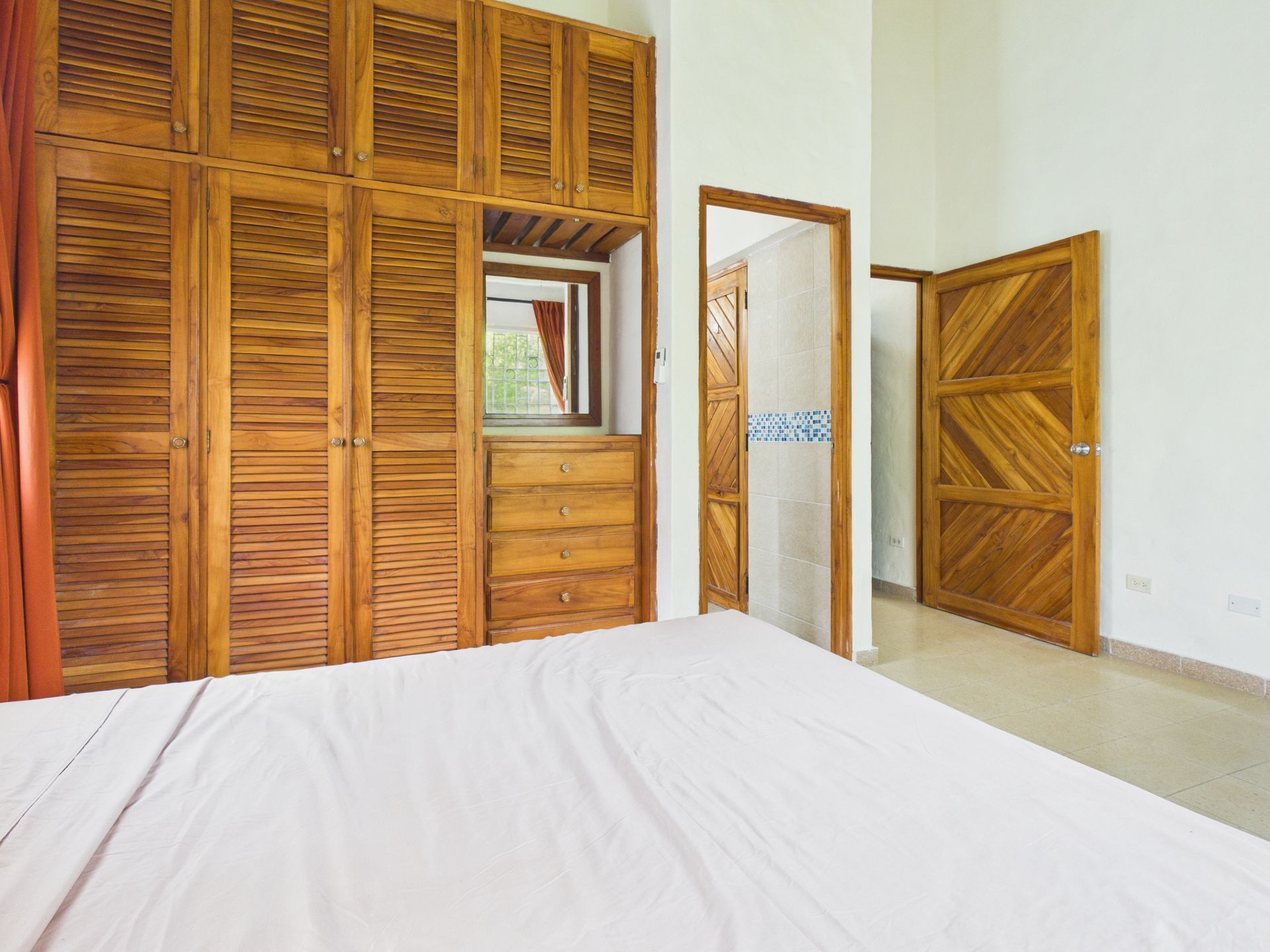 Producción integral de Real Estate para Inside Panama en Coronado Country Club: Fotos, planos y tour virtual.