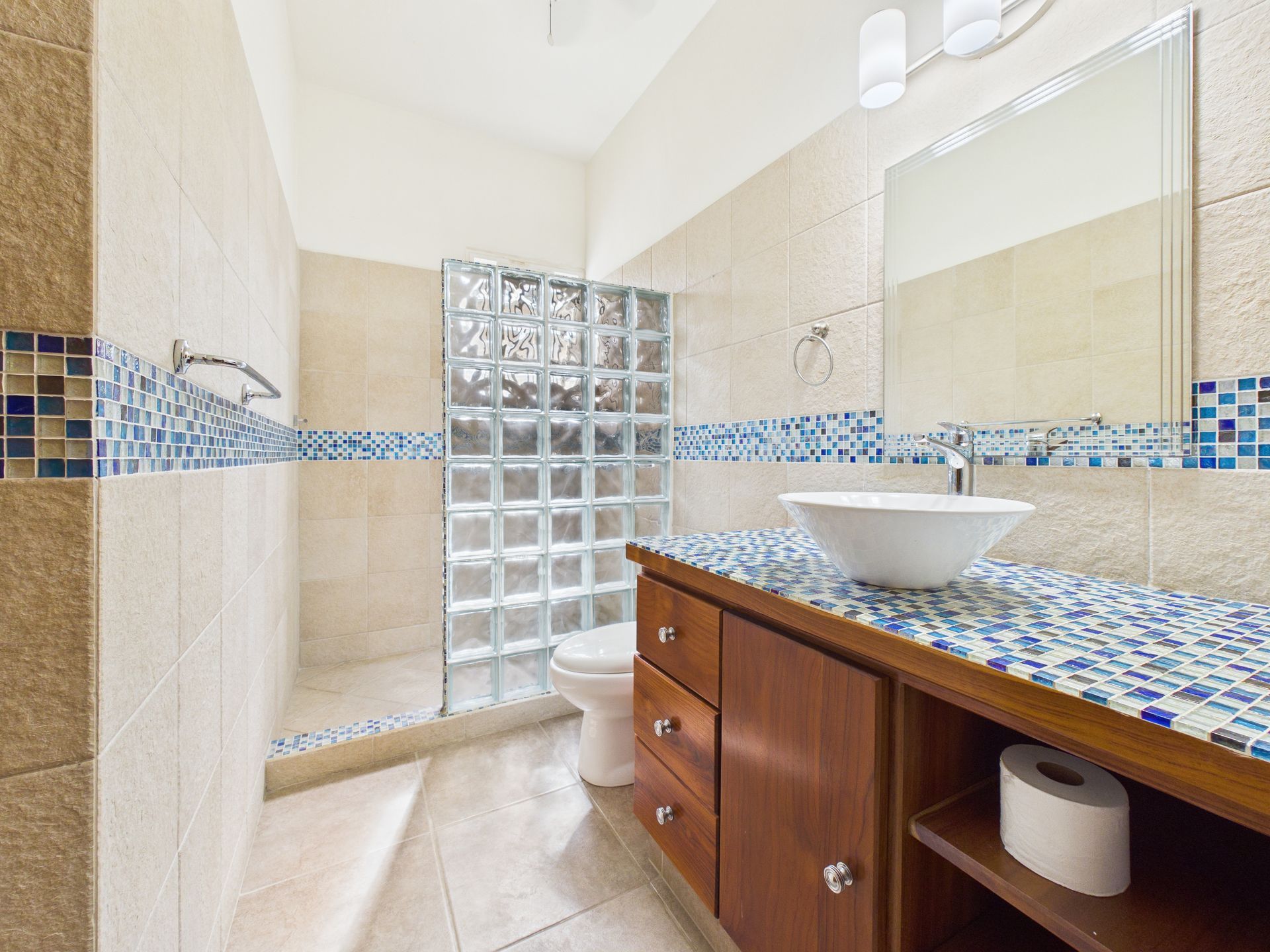 Producción integral de Real Estate para Inside Panama en Coronado Country Club: Fotos, planos y tour virtual.