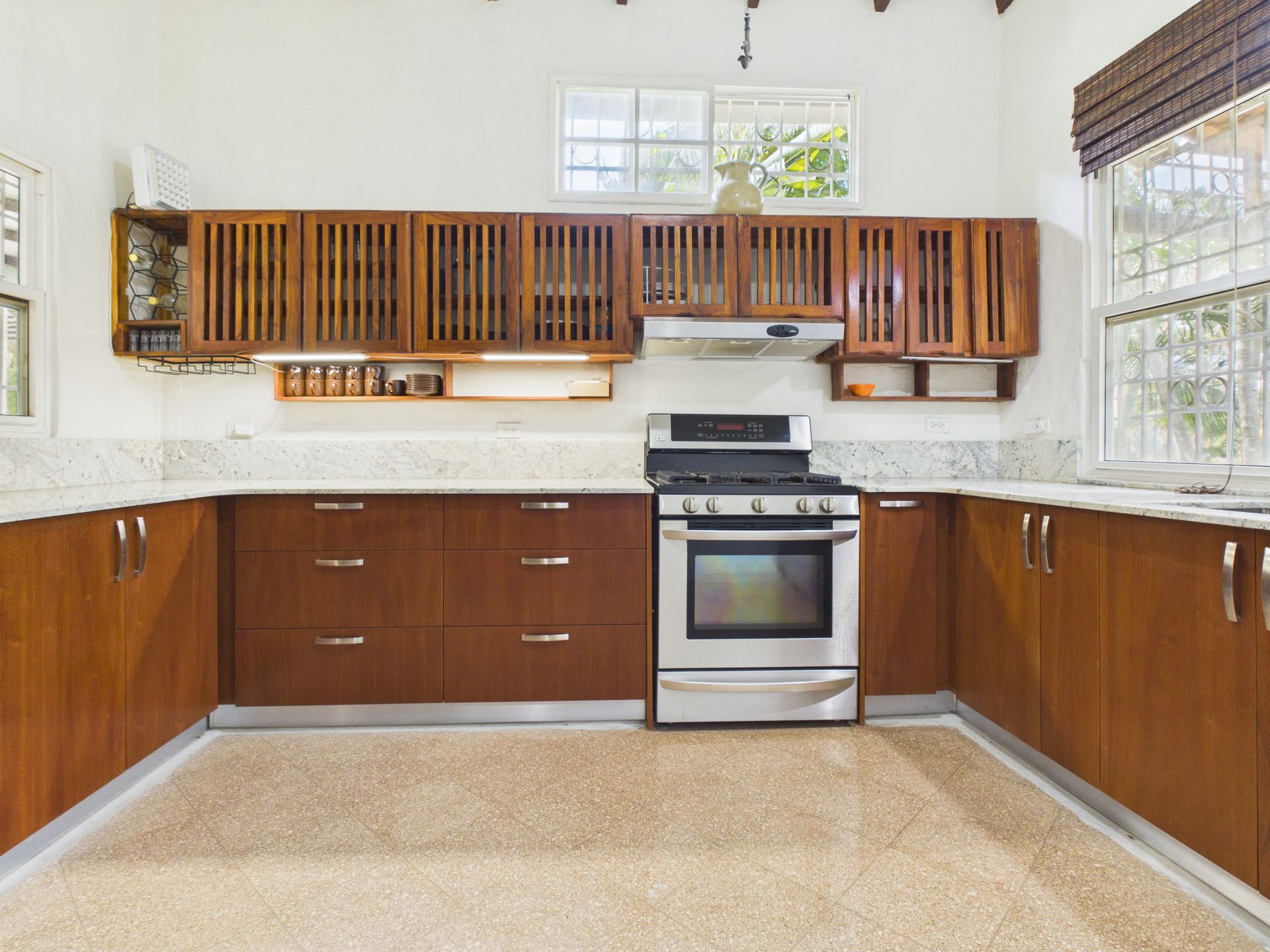 Producción integral de Real Estate para Inside Panama en Coronado Country Club: Fotos, planos y tour virtual.