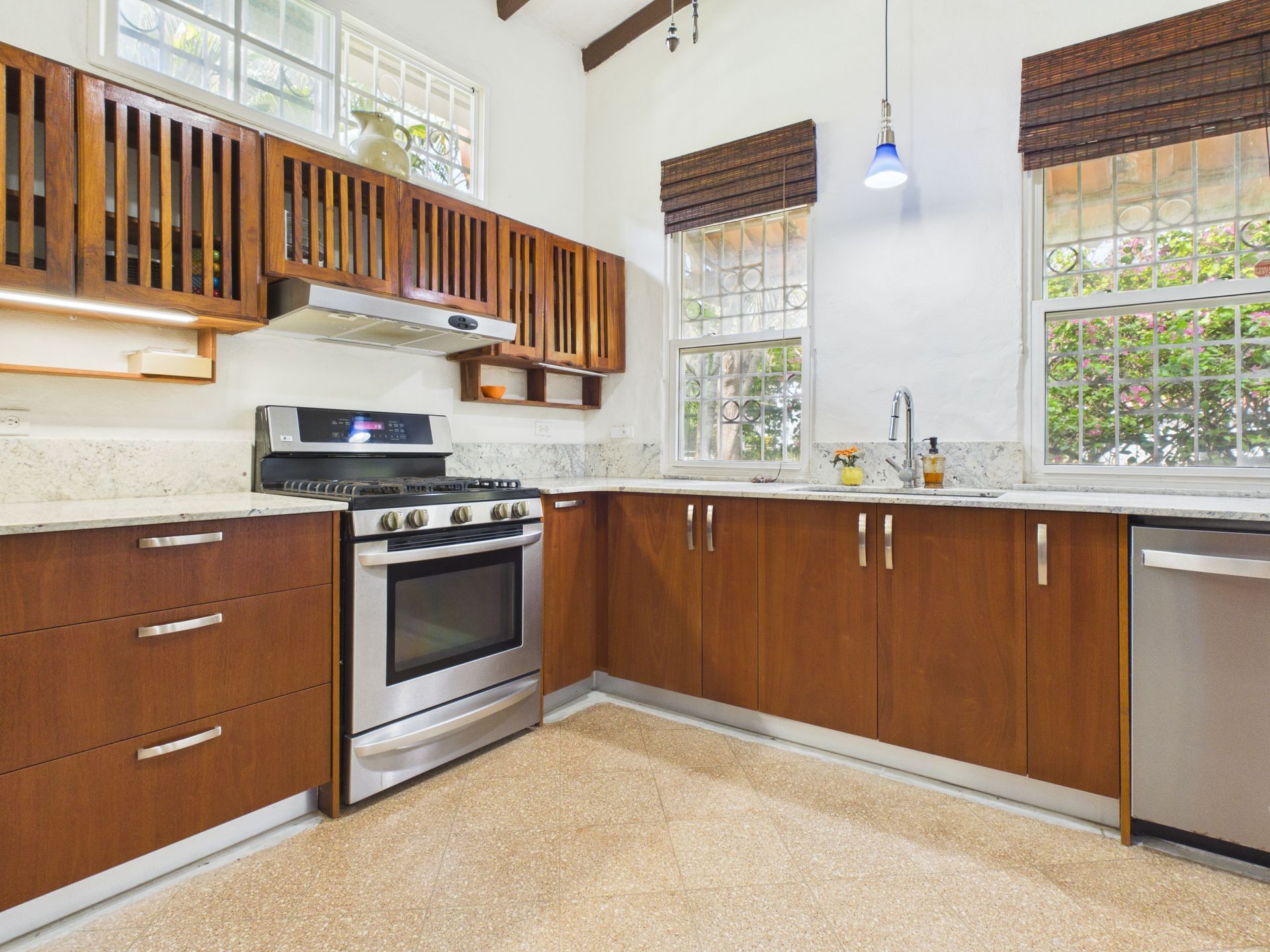 Producción integral de Real Estate para Inside Panama en Coronado Country Club: Fotos, planos y tour virtual.