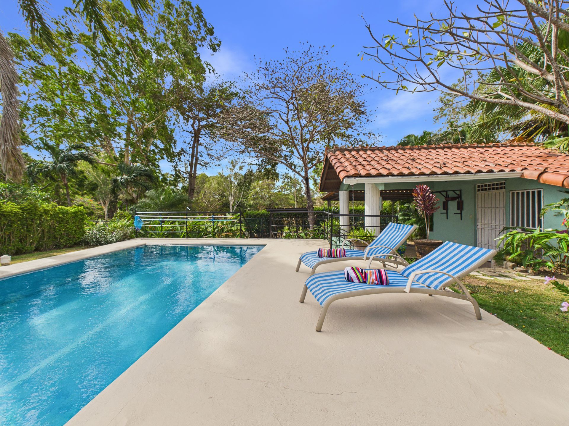 Producción integral de Real Estate para Inside Panama en Coronado Country Club: Fotos, planos y tour virtual.