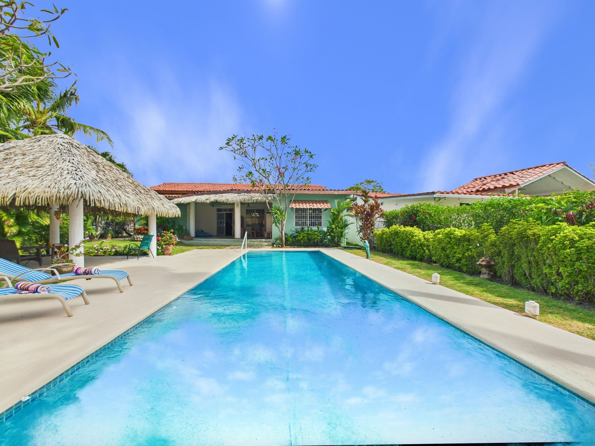 Producción integral de Real Estate para Inside Panama en Coronado Country Club: Fotos, planos y tour virtual.