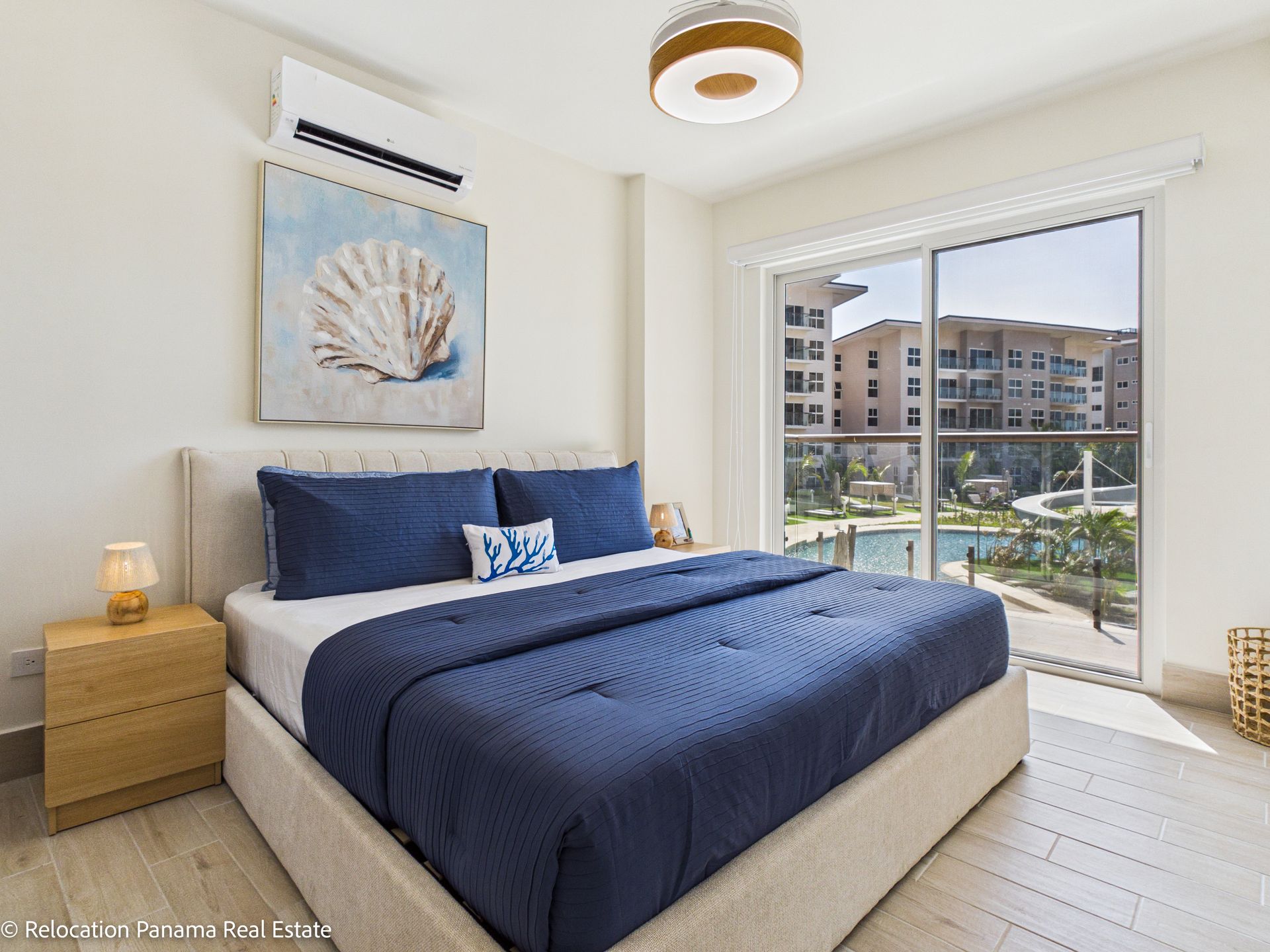 Apartamento en la etapa Olas de Playa Caracol con vista a la piscina y al mar, fotografiado para Relocation Panama.