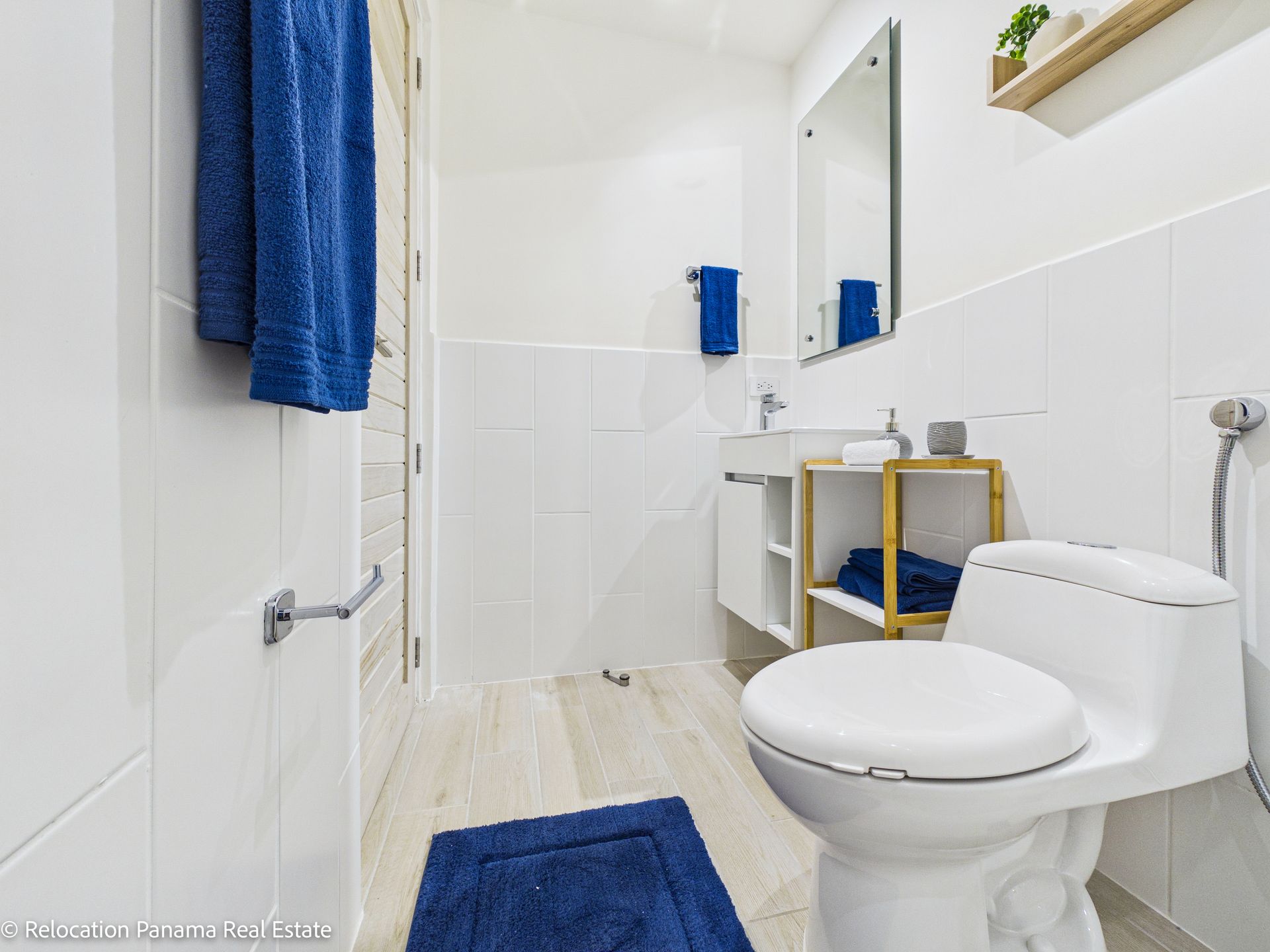 Apartamento en la etapa Olas de Playa Caracol con vista a la piscina y al mar, fotografiado para Relocation Panama