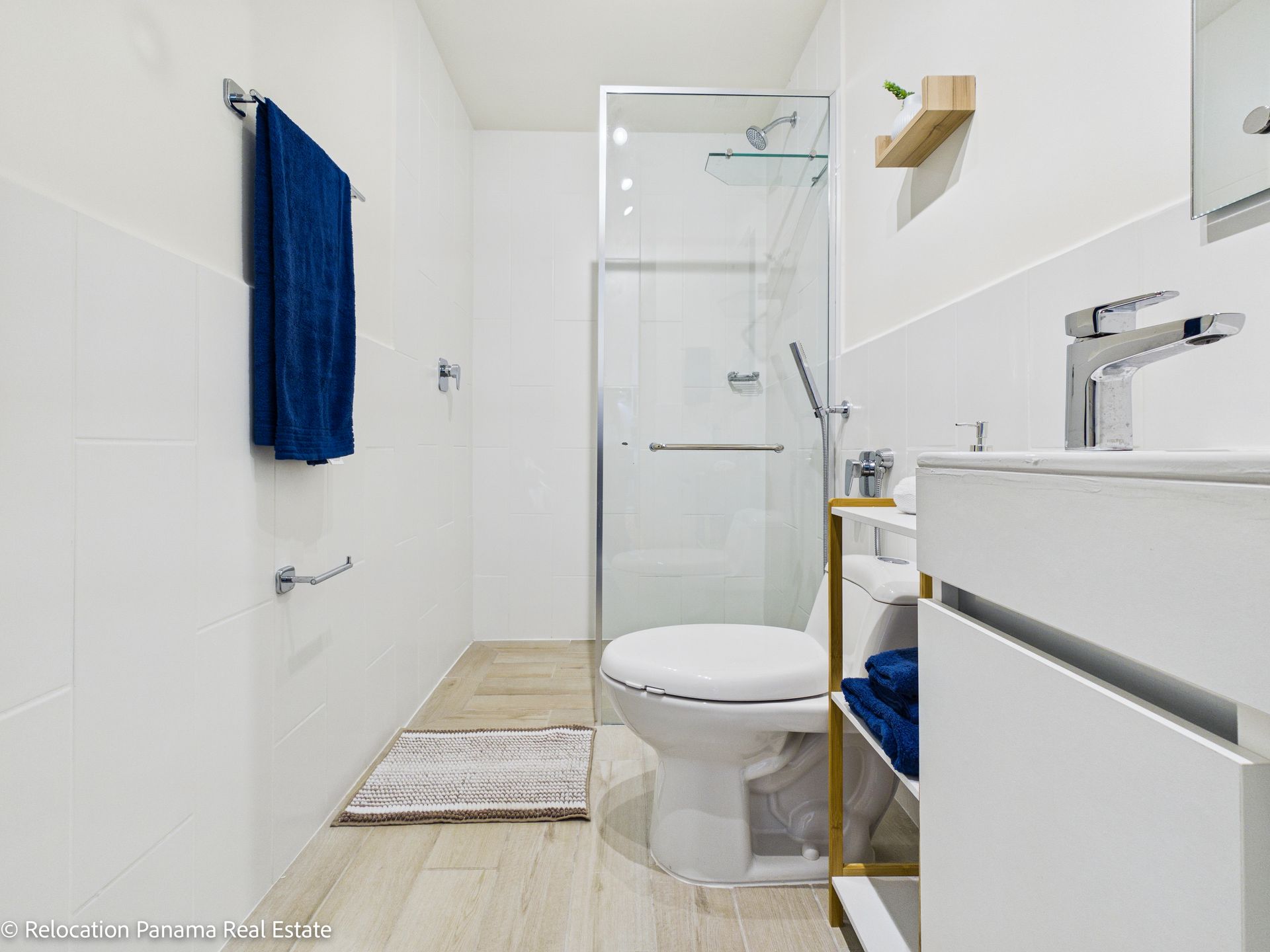 Apartamento en la etapa Olas de Playa Caracol con vista a la piscina y al mar, fotografiado para Relocation Panama