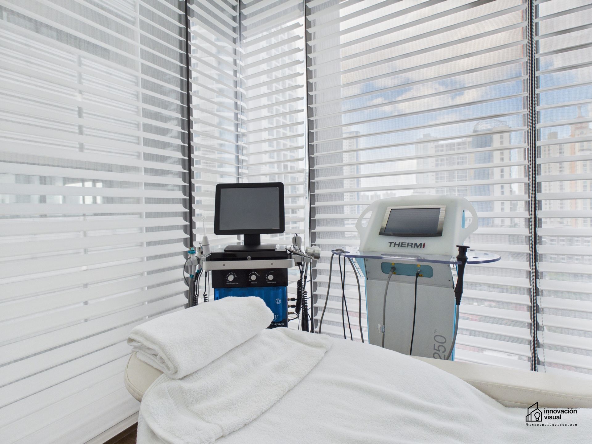 Consultorio de medicina estética del Dr. Badiola en Panamá, fotografía profesional y tour virtual por Innovación Visual.