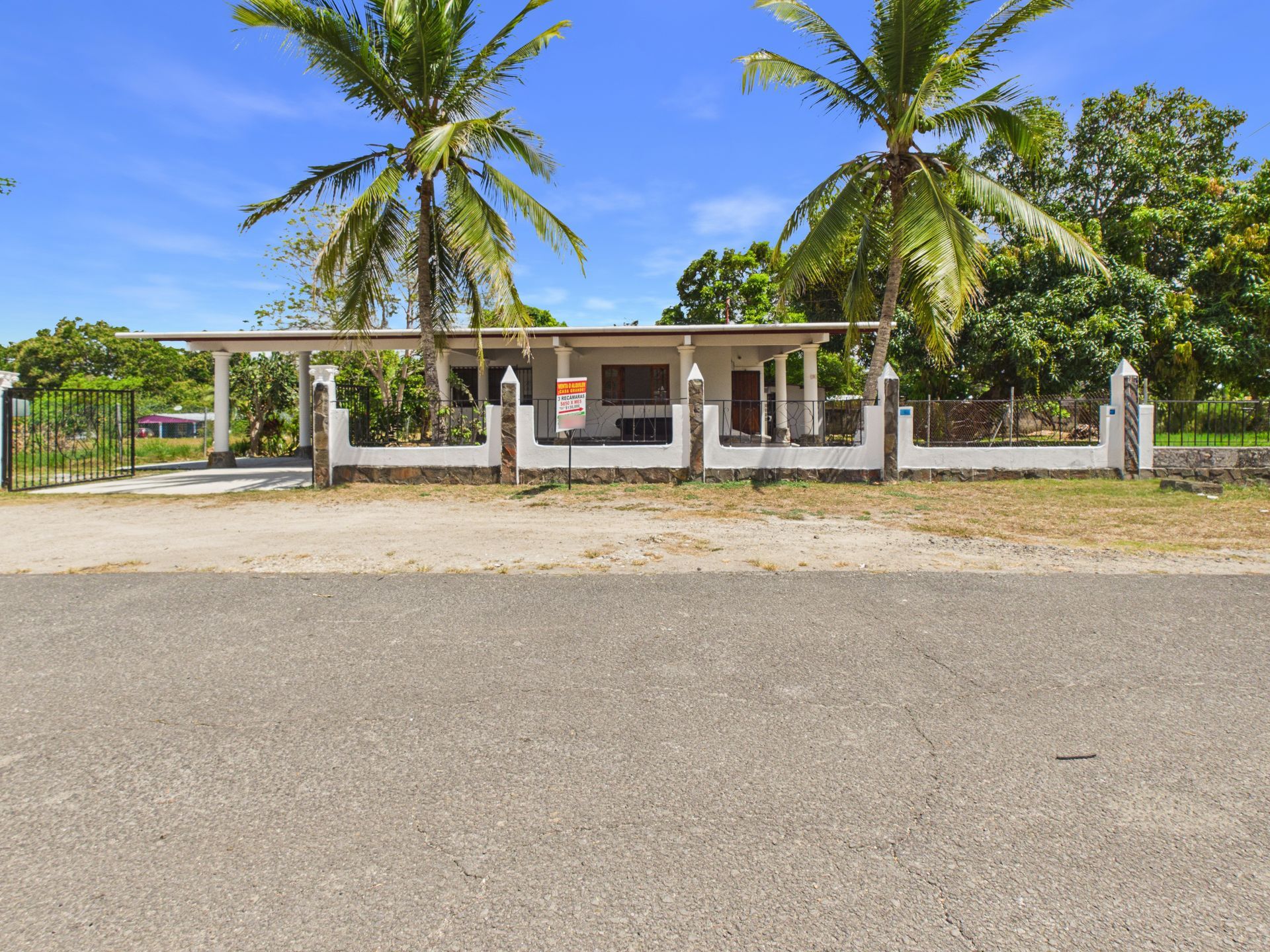 Fotografía profesional de casa de campo en Antón, Coclé, para Tetzel Inmuebles.