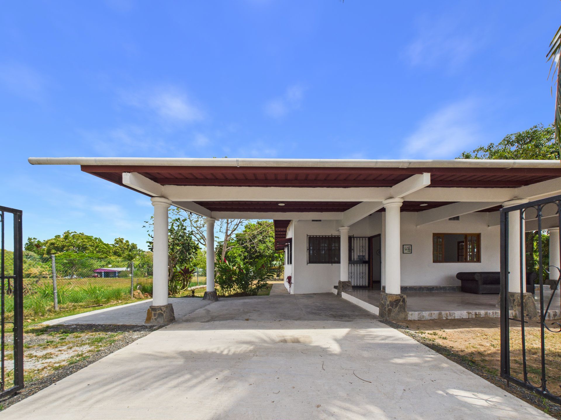 Fotografía profesional de casa de campo en Antón, Coclé, para Tetzel Inmuebles.