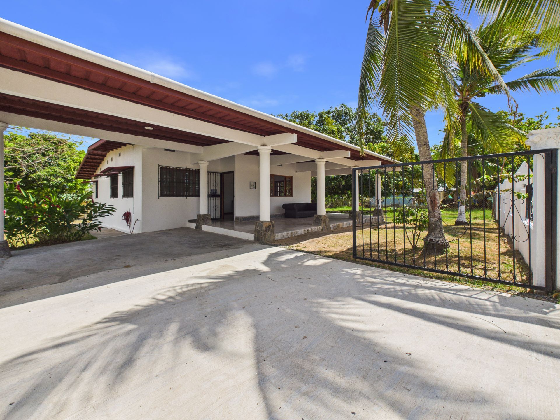 Fotografía profesional de casa de campo en Antón, Coclé, para Tetzel Inmuebles.