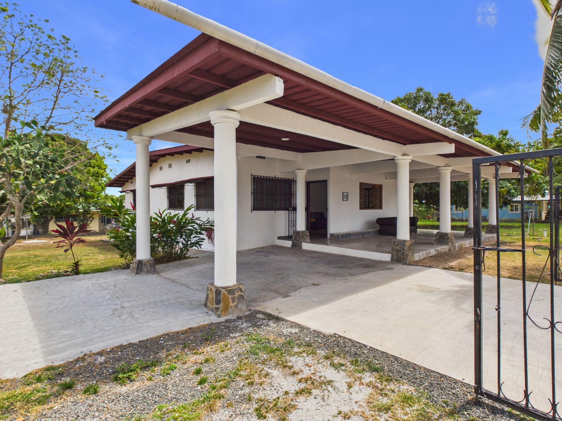 Fotografía profesional de casa de campo en Antón, Coclé, para Tetzel Inmuebles.