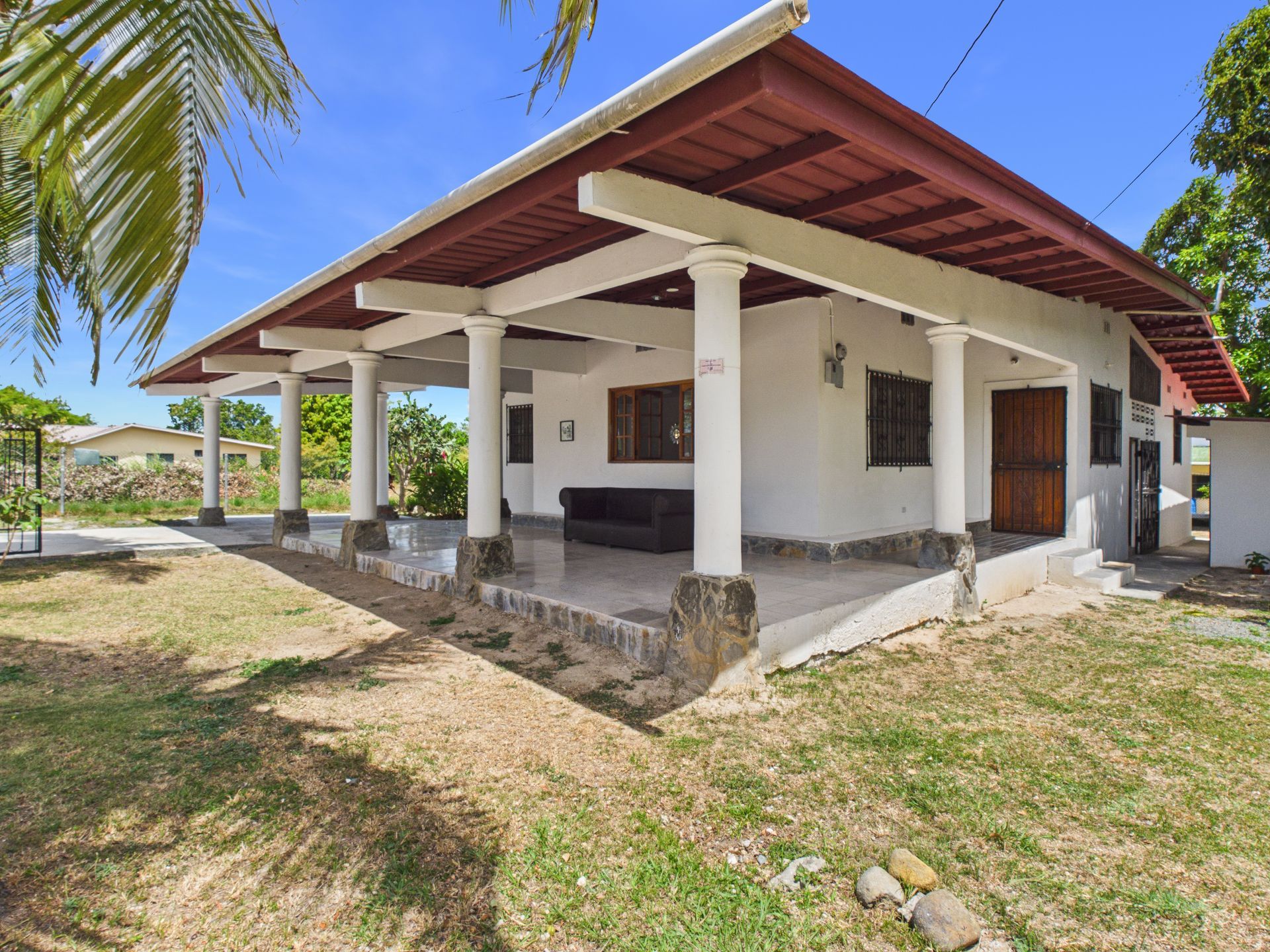 Fotografía profesional de casa de campo en Antón, Coclé, para Tetzel Inmuebles.