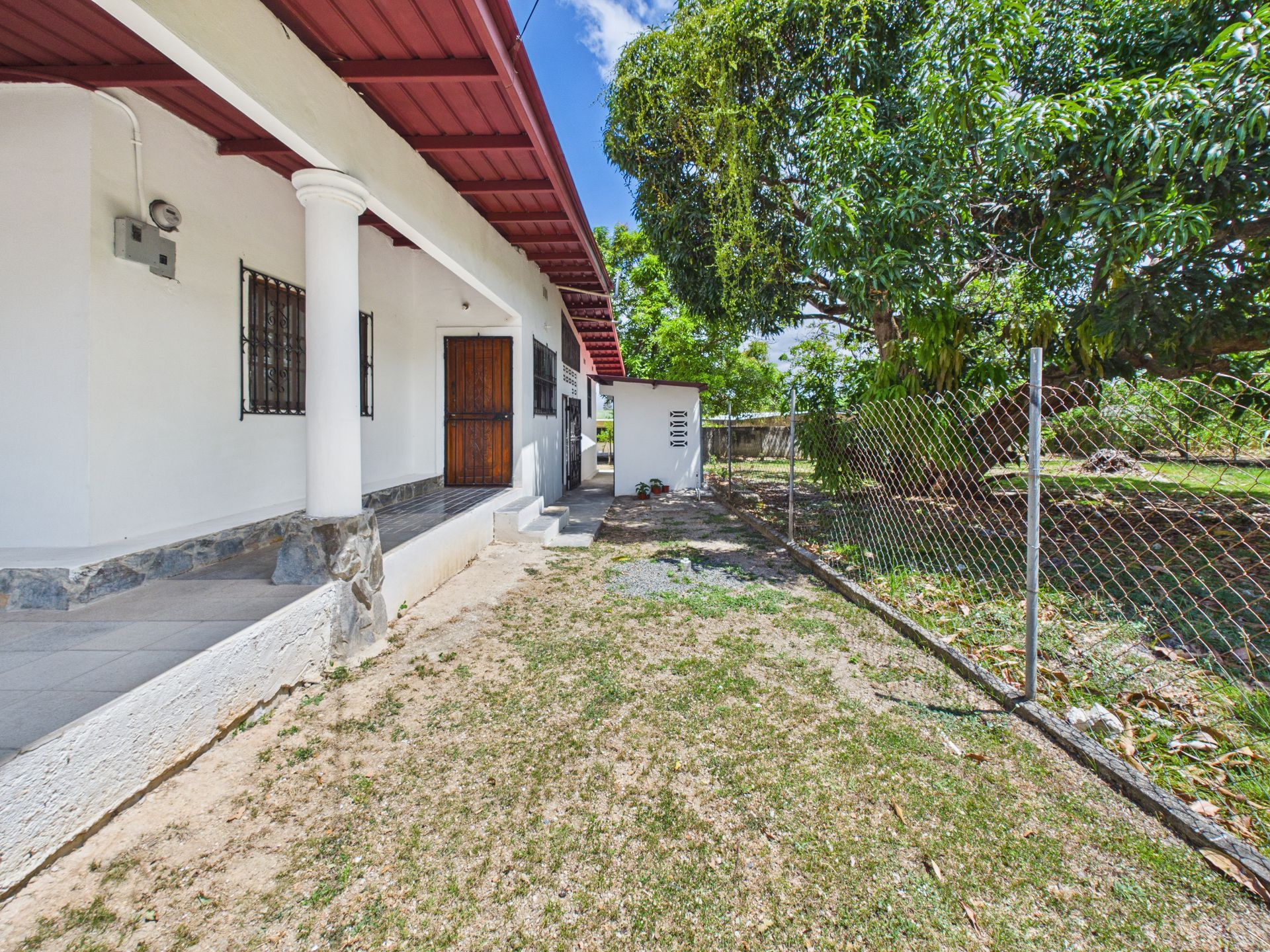 Fotografía profesional de casa de campo en Antón, Coclé, para Tetzel Inmuebles.