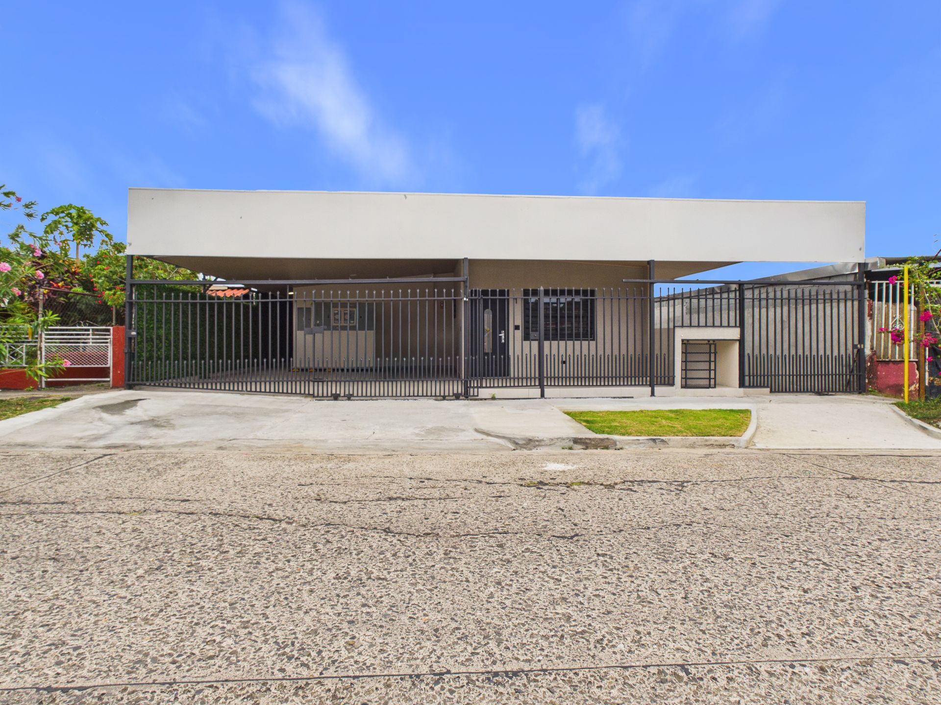 fotografía Inmobiliaria en Bethania: Complejo de 10 Apartamentos en Panamá