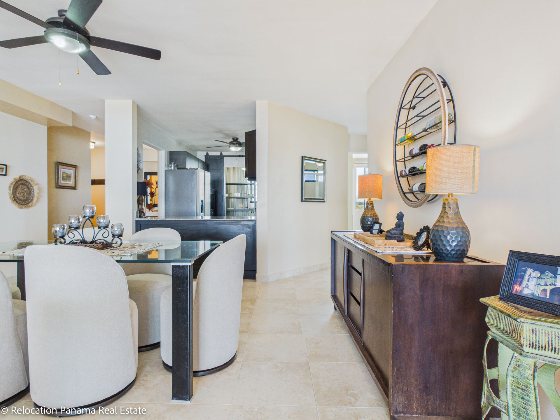 interior de apartamento frente al mar en Coronado, fotografía de bienes raíces de alta gama.Panama Relocation Real estate