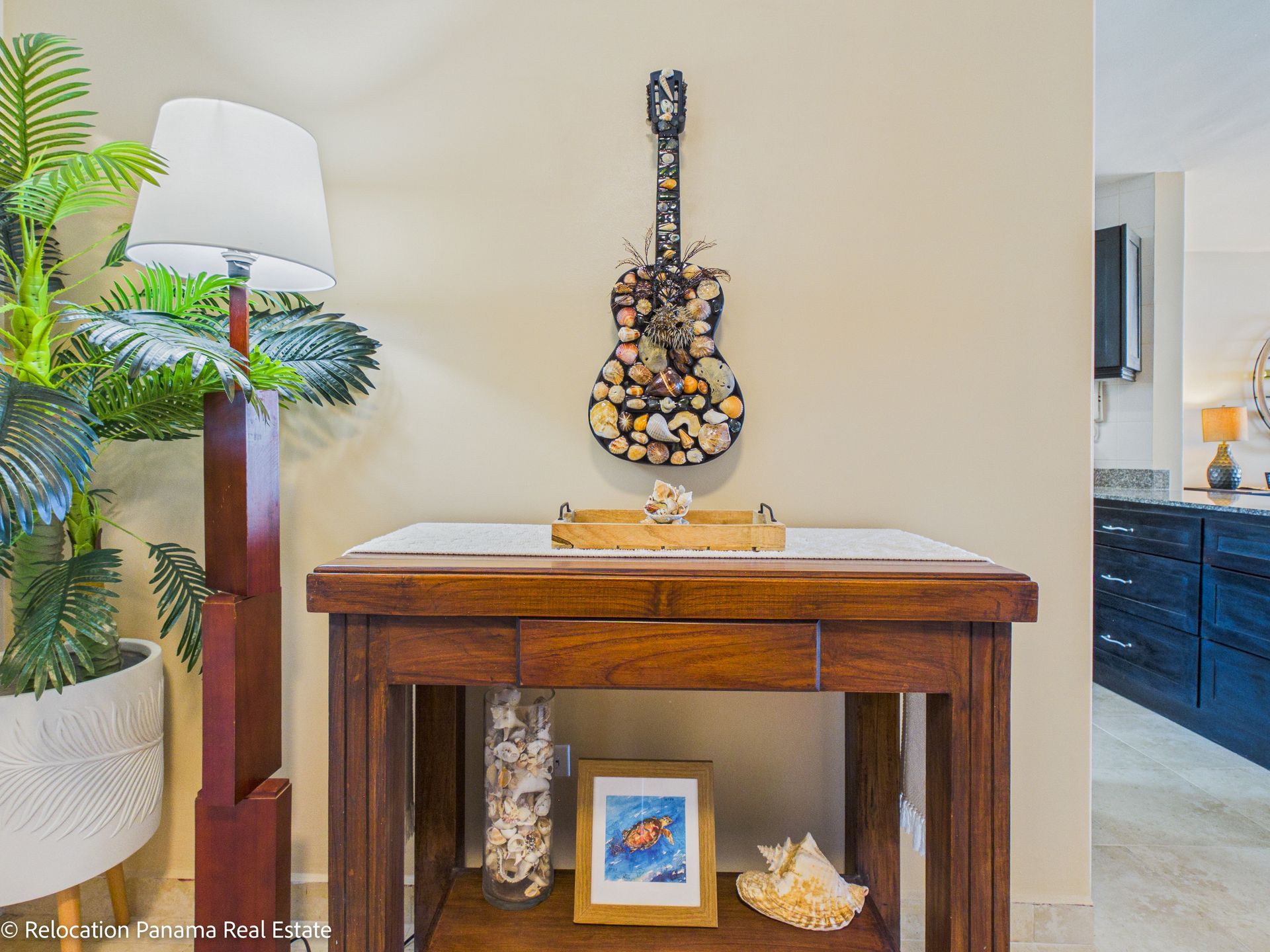 interior de apartamento frente al mar en Coronado, fotografía de bienes raíces de alta gama.Panama Relocation Real estate