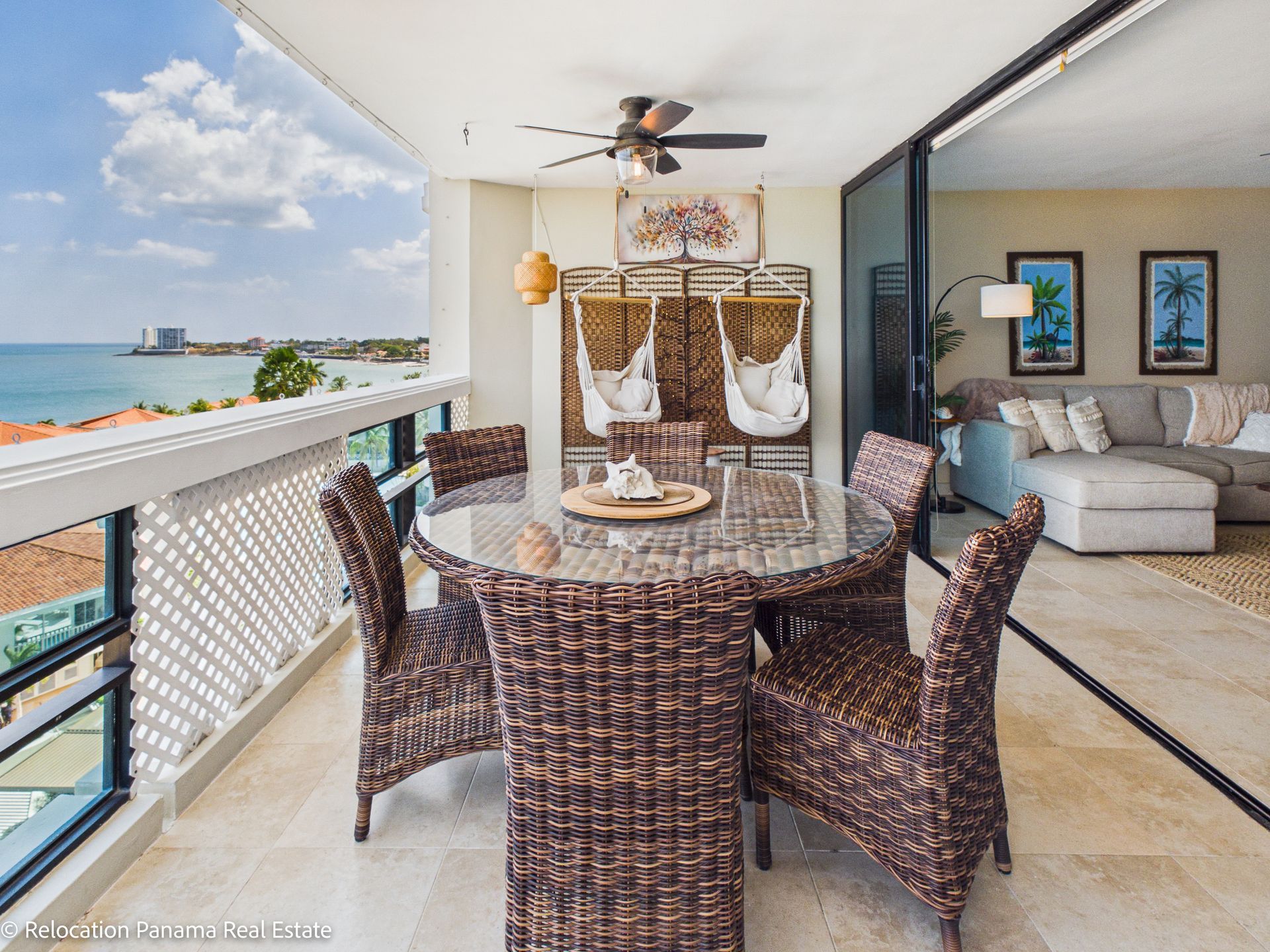 interior de apartamento frente al mar en Coronado, fotografía de bienes raíces de alta gama.Panama Relocation Real estate