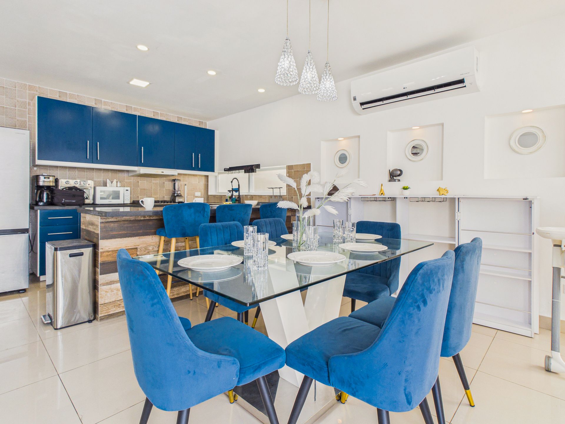 Sesión de fotografía profesional para Airbnb en residencia privada en Playa Coronado, Panamá.