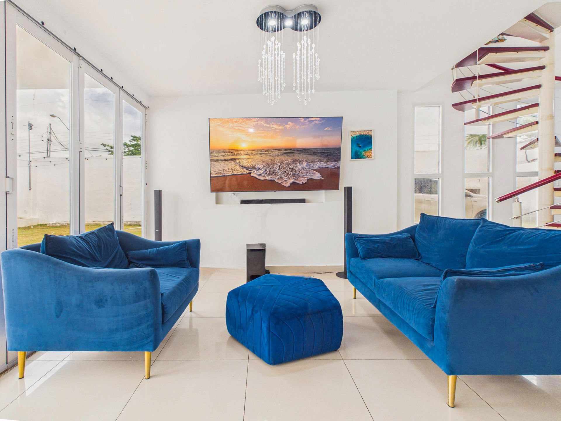 Sesión de fotografía profesional para Airbnb en residencia privada en Playa Coronado, Panamá.