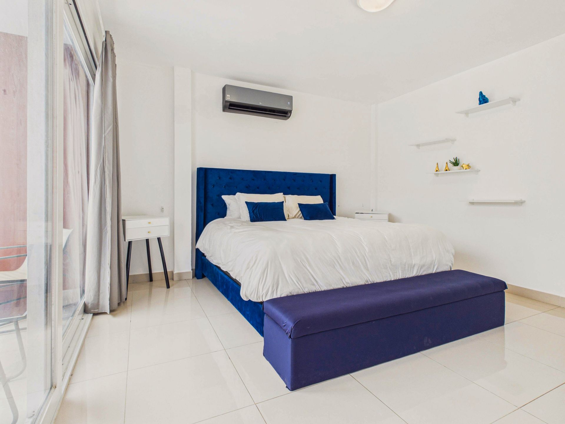 Sesión de fotografía profesional para Airbnb en residencia privada en Playa Coronado, Panamá.
innovacion visual panama