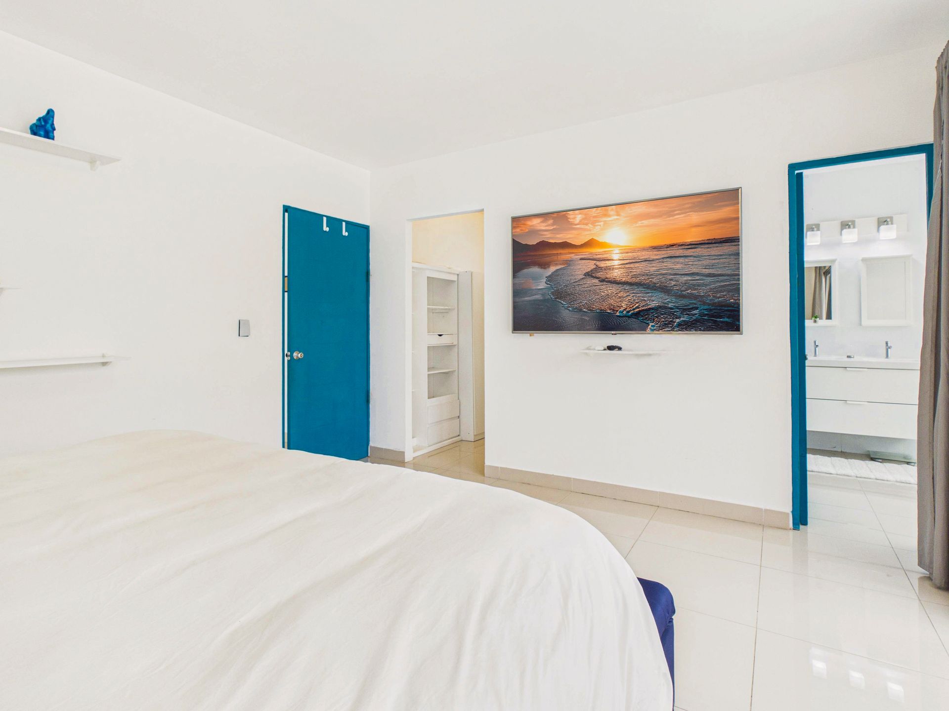 Sesión de fotografía profesional para Airbnb en residencia privada en Playa Coronado, Panamá.