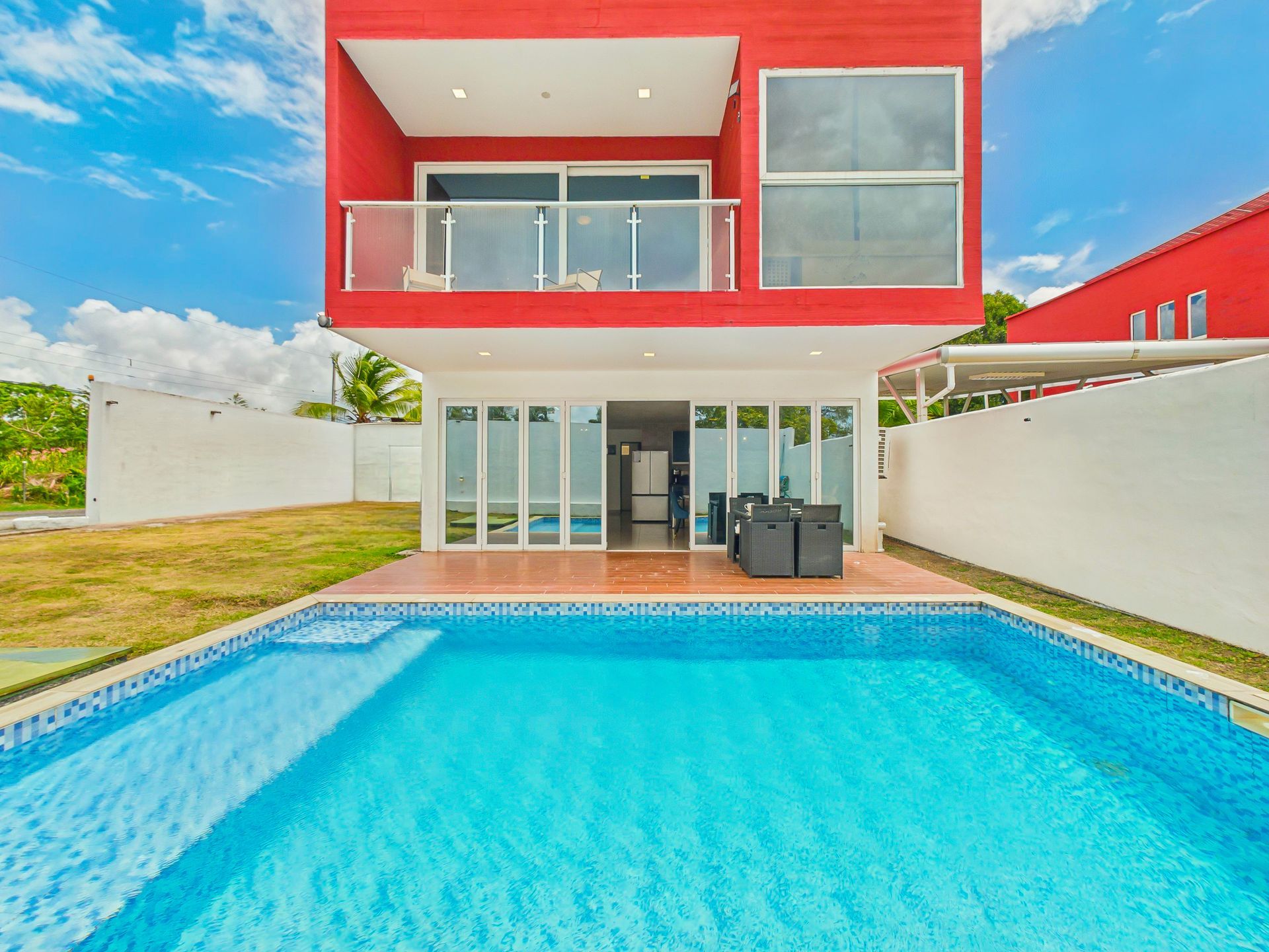 Sesión de fotografía profesional para Airbnb en residencia privada en Playa Coronado, Panamá.