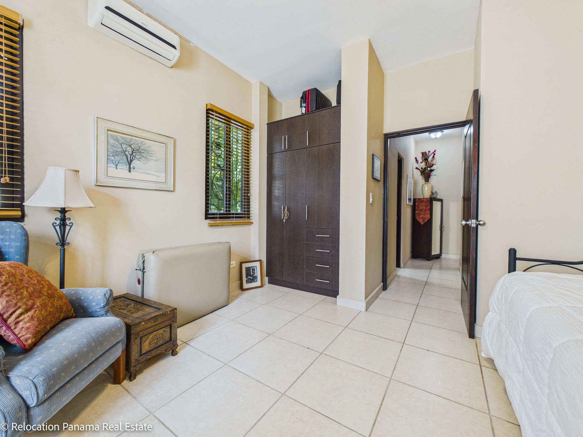 Casa con piscina y jardín tropical en Hacienda Pacífica, San Carlos. Fotografía para Relocation Panama Real Estate.