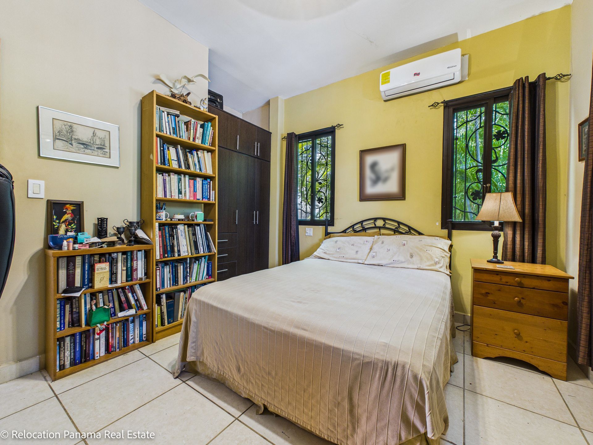 Casa con piscina y jardín tropical en Hacienda Pacífica, San Carlos. Fotografía para Relocation Panama Real Estate.