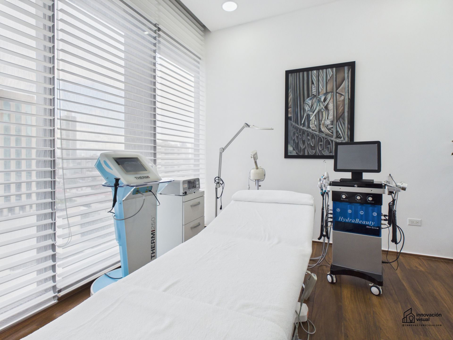 Consultorio de medicina estética del Dr. Badiola en Panamá, fotografía profesional y tour virtual por Innovación Visual.