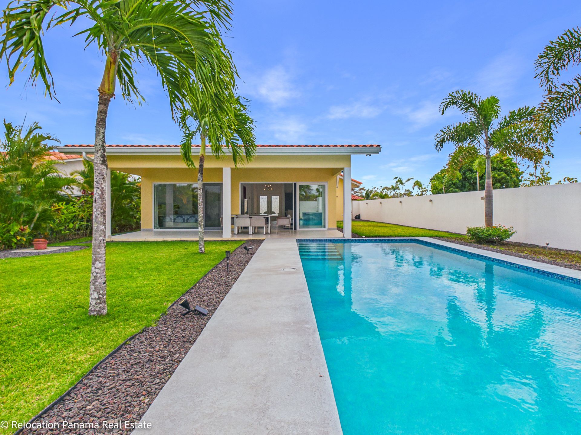 Fotografía profesional de casa de campo en San José, San Carlos, para Relocation Panama Real Estate.