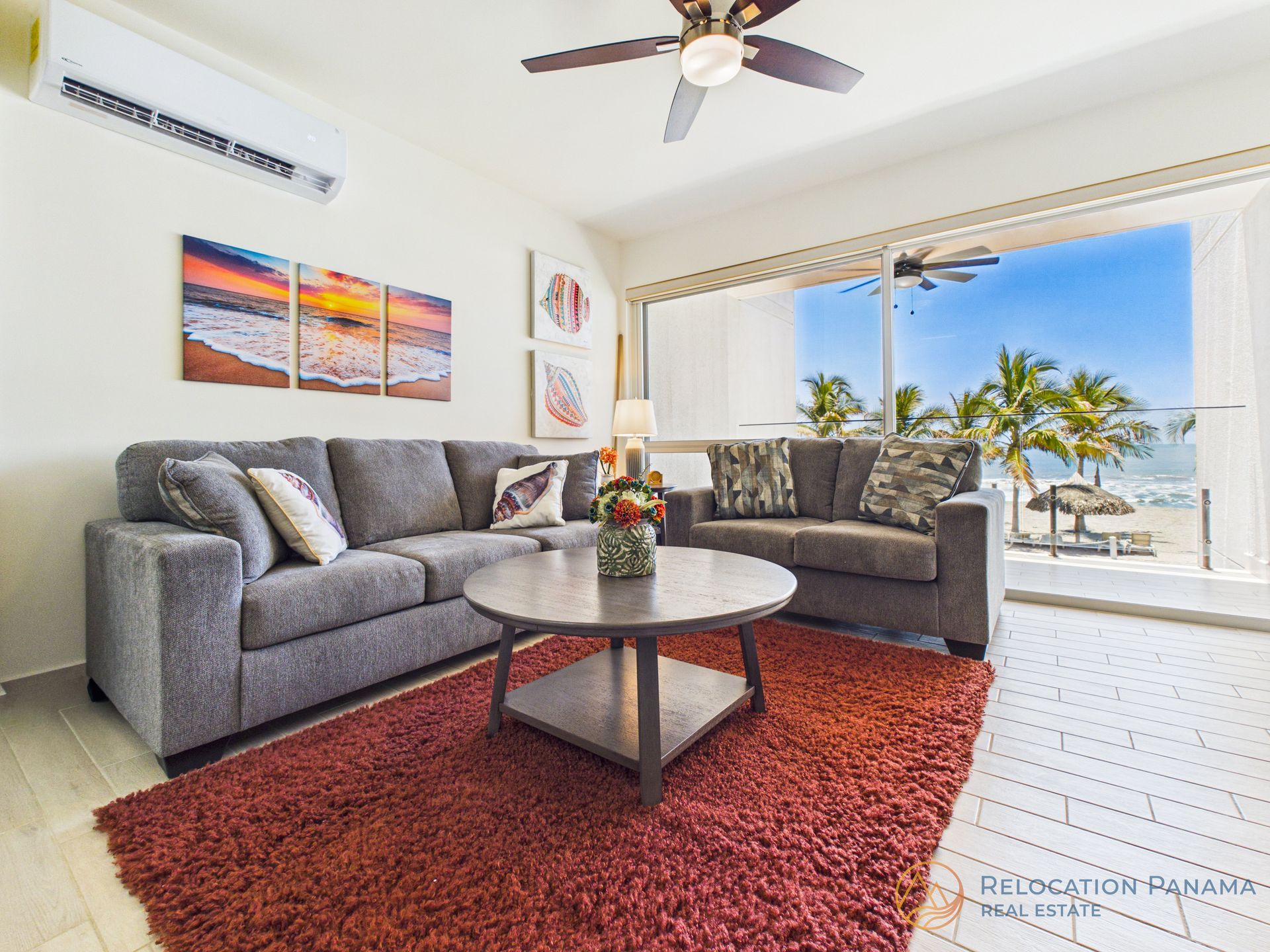 Interior de apartamento moderno en Playa Caracol, Chame. Fotografía profesional para bienes raíces.