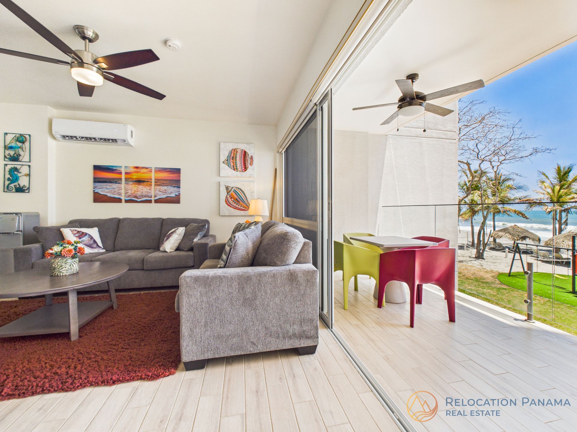 Interior de apartamento moderno en Playa Caracol, Chame. Fotografía profesional para bienes raíces.