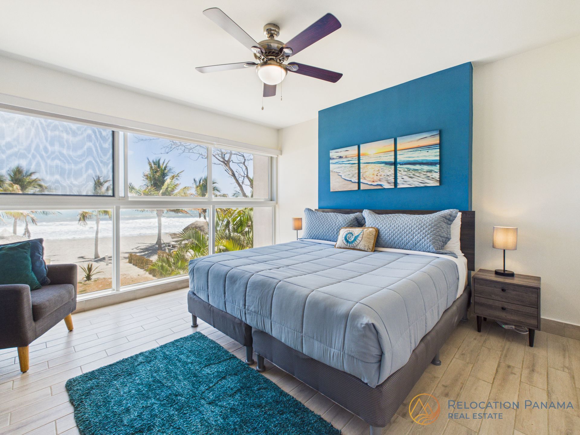 Interior de apartamento moderno en Playa Caracol, Chame. Fotografía profesional para bienes raíces.